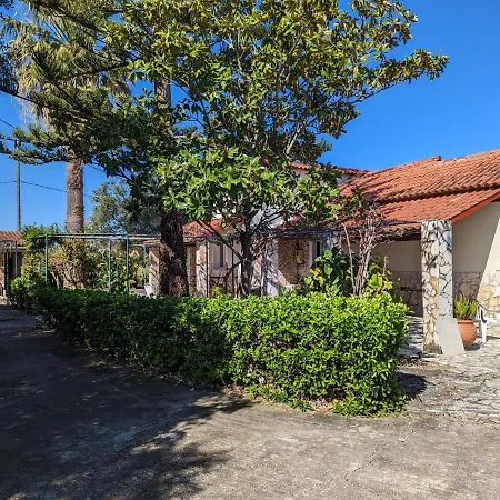 Almyros Garden House Vilă