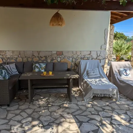 Vilă Almyros Garden House *